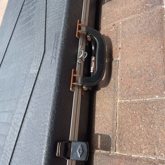 Hardcase With Foam - Picture 3 of 11